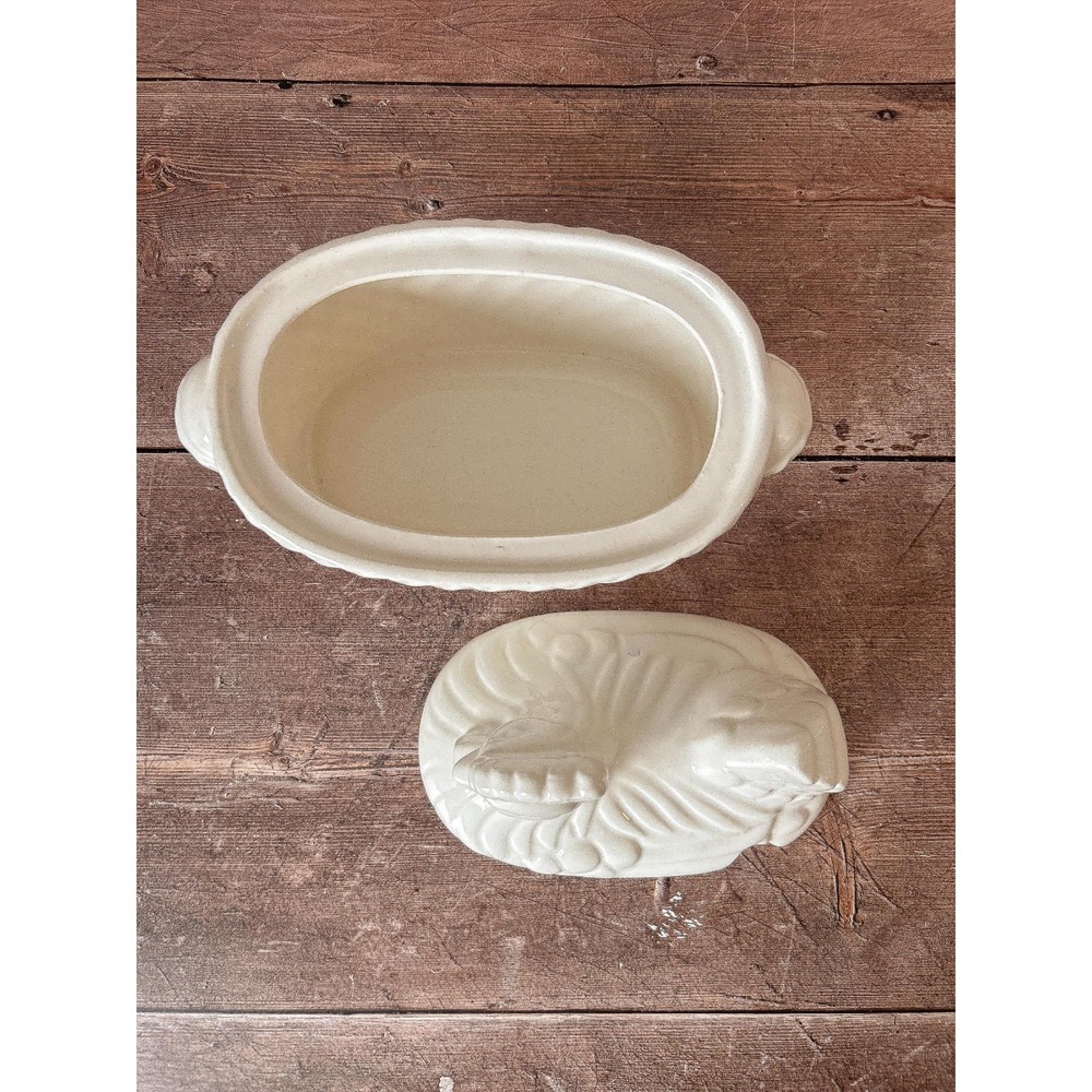 Vintage Ceramic White Chicken Sugar Bowl Nesting Hen - Farmhouse Kitchen - Picture 10 of 10